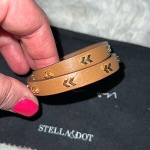 EUC Stella & Dot Chevron Wrap Bracelet (gold)